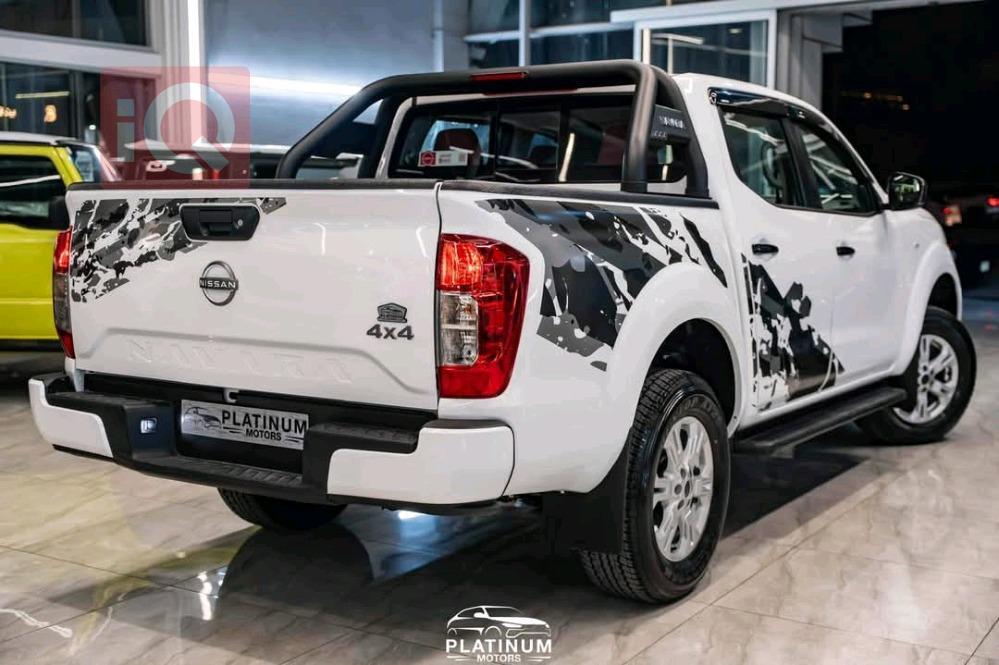 نیسان نەڤارا